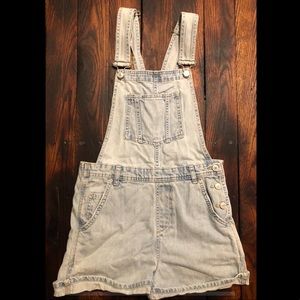 TOPSHOP MOTO light denim overall shorts size 4